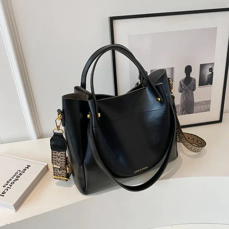 Nura | Elegante Ledertasche mit zwei Riemen